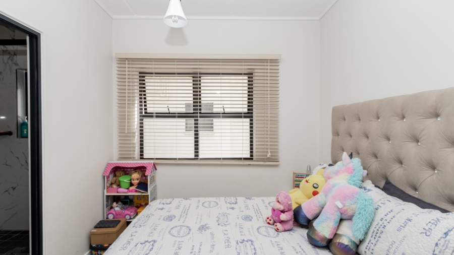 To Let 2 Bedroom Property for Rent in Sandown Western Cape